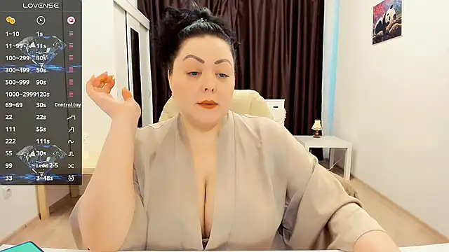 Snapshot of Nina_Hopper chatting on 02.27.25 Nina Hopper online show from 02.27.25