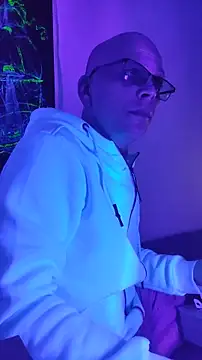 Snapshot of hardcap chatting on 02.25.26 hardcap online show from 02.25.26