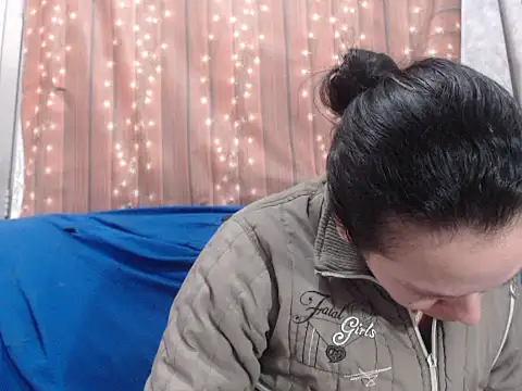 Venusluxodomme online show from 05.11.26