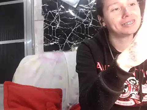 Snapshot of Venusluxodomme chatting on 06.07.26 Venusluxodomme online show from 06.07.26