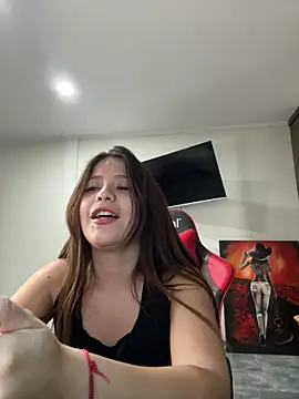 kiarafonseca  online show from 02.14.25