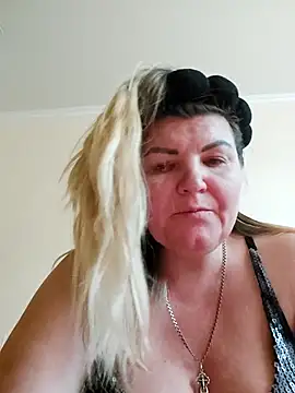 Snapshot of VeronikaBless chatting on 09.16.25 VeronikaBless online show from 09.16.25