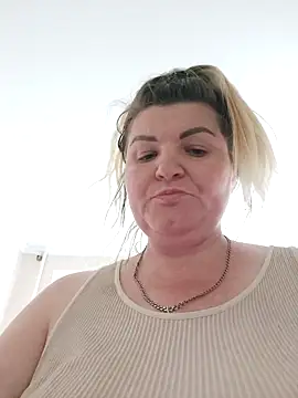 Snapshot of VeronikaBless chatting on 09.26.25 VeronikaBless online show from 09.26.25