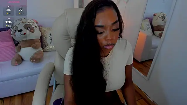 Snapshot of zobe_love chatting on 02.12.25 zobe love online show from 02.12.25