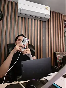 Snapshot of sara_kimoo chatting on 10.28.25 sara kimoo online show from 10.28.25