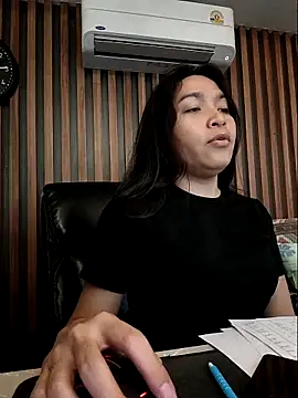 Snapshot of sara_kimoo chatting on 11.01.25 sara kimoo online show from 11.01.25