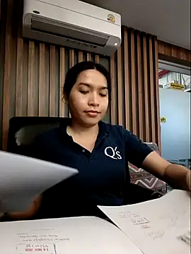 Snapshot of sara_kimoo chatting on 11.17.25 sara kimoo online show from 11.17.25