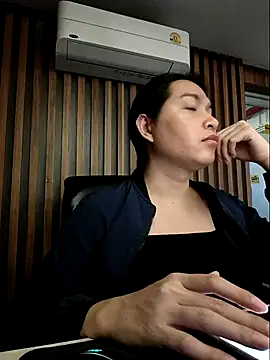 Snapshot of sara_kimoo chatting on 11.20.25 sara kimoo online show from 11.20.25