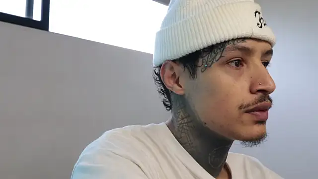 Snapshot of trieone chatting on 12.19.24 trieone online show from 12.19.24