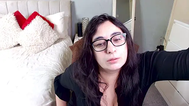 Snapshot of Curvy_bigtitts chatting on 12.16.24 Curvy bigtitts online show from 12.16.24