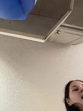 lolabunny9 online show from 12.23.24