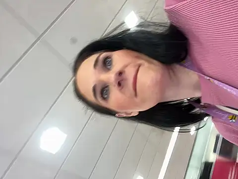 lolabunny9 online show from 02.05.25