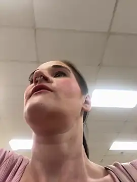 lolabunny9 online show from 02.28.25