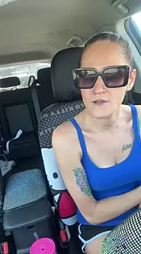 lolabunny9 online show from 03.14.25