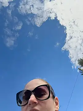 lolabunny9 online show from 02.08.26