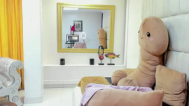 Snapshot of gaby_trent chatting on 01.07.25 gaby trent online show from 01.07.25