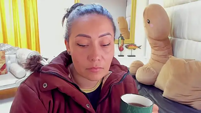 Snapshot of gaby_trent chatting on 01.16.25 gaby trent online show from 01.16.25