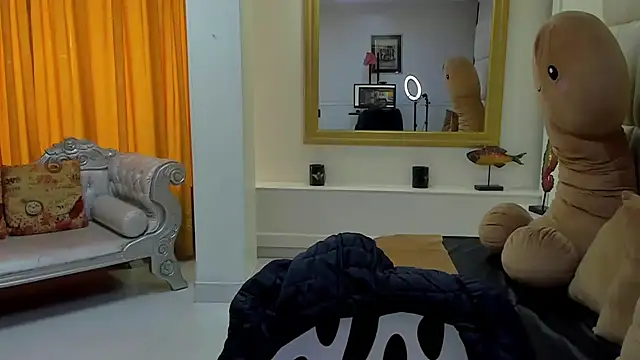 Snapshot of gaby_trent chatting on 01.22.25 gaby trent online show from 01.22.25