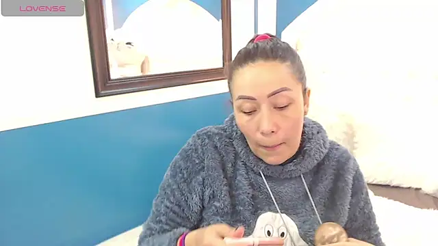 Snapshot of gaby_trent chatting on 02.17.25 gaby trent online show from 02.17.25