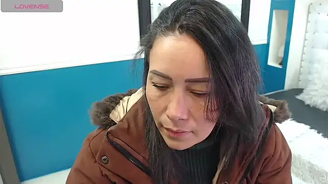 Snapshot of gaby_trent chatting on 02.20.25 gaby trent online show from 02.20.25