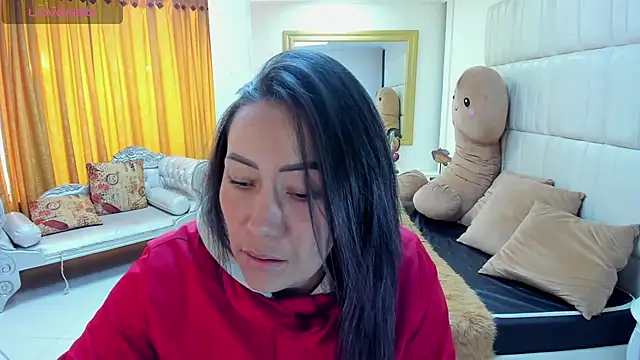 Snapshot of gaby_trent chatting on 03.10.25 gaby trent online show from 03.10.25