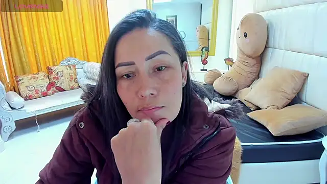 Snapshot of gaby_trent chatting on 03.21.25 gaby trent online show from 03.21.25