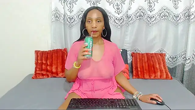 Snapshot of NikkyJigglesX chatting on 09.13.25 NikkyJigglesX online show from 09.13.25