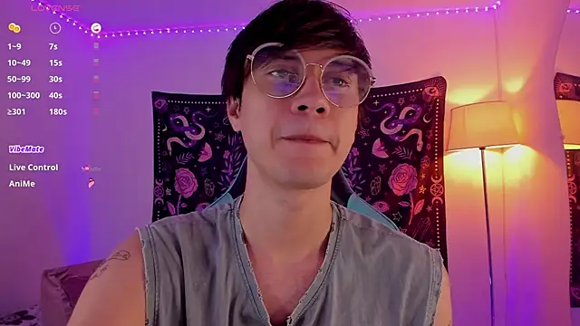 Snapshot of LeaneSeb chatting on 01.21.25 LeaneSeb online show from 01.21.25