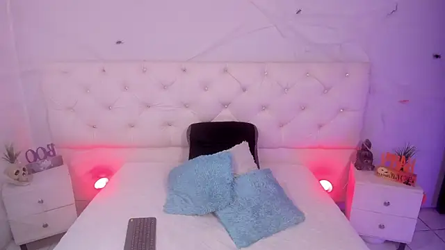 Snapshot of ximena_slut_21 chatting on 10.14.25 ximena slut 21 online show from 10.14.25