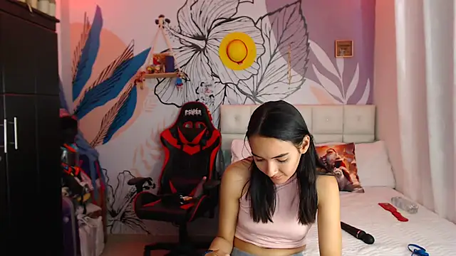 LinzyBaner online show from 12.13.24