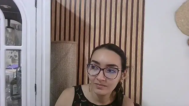 LinzyBaner online show from 02.13.25