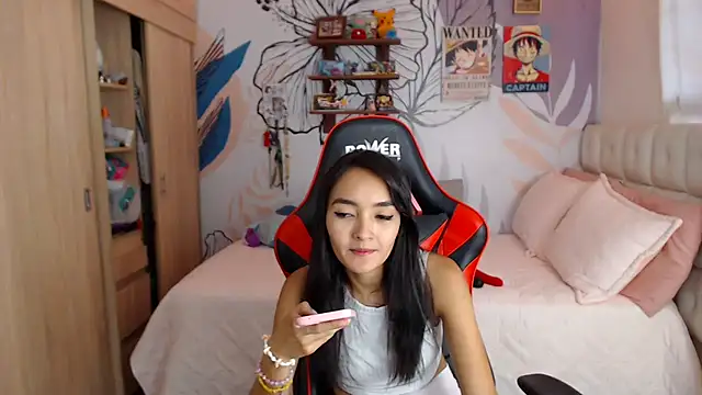 Snapshot of LinzyBaner chatting on 08.06.26 LinzyBaner online show from 08.06.26