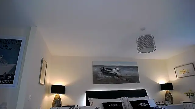 Snapshot of AlbanyWhite chatting on 05.18.26 AlbanyWhite online show from 05.18.26