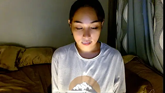 SweetLilly 18 online show from 03.04.26