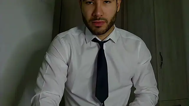 Snapshot of Justynn1 chatting on 11.17.25 Justynn1 online show from 11.17.25