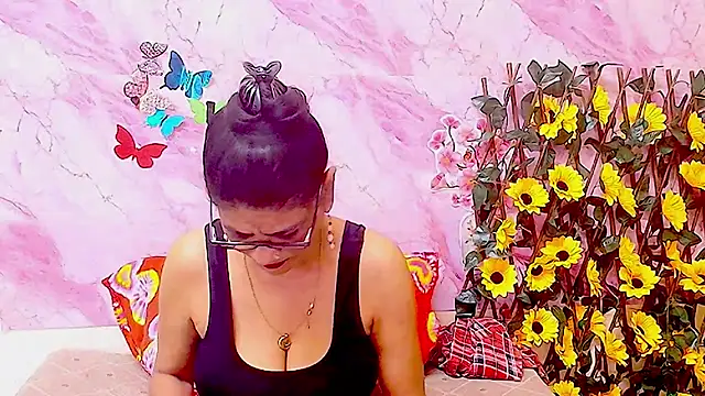 IndianAllure online show from 12.04.25