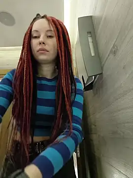 Snapshot of Frost_foxy chatting on 11.02.25 Frost foxy online show from 11.02.25