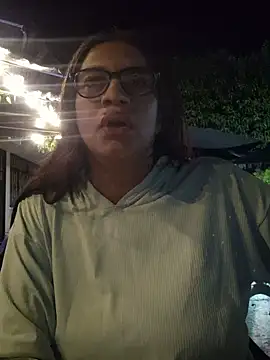 Snapshot of DAELAA chatting on 01.26.25 DAELAA online show from 01.26.25