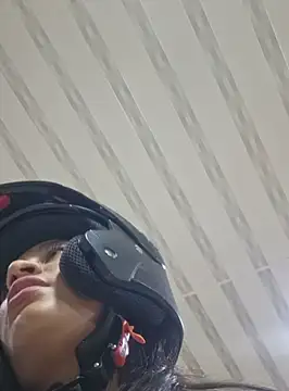 Snapshot of DAELAA chatting on 01.29.25 DAELAA online show from 01.29.25