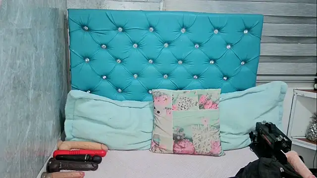 MAARYMOON online show from 02.20.25