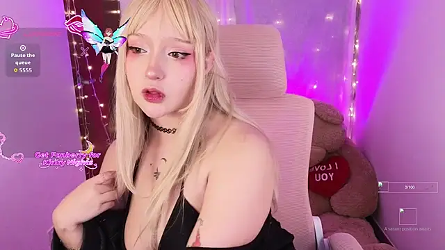 KuroChan420 online show from 11.26.25