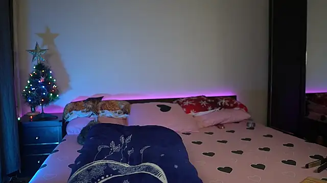 TiffanyPierce online show from 12.19.25