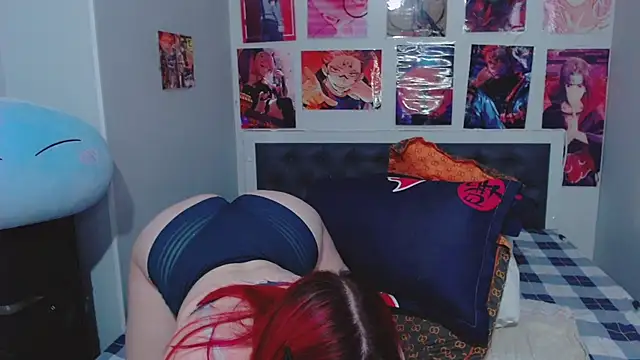 MikaMoonn online show from 12.25.24