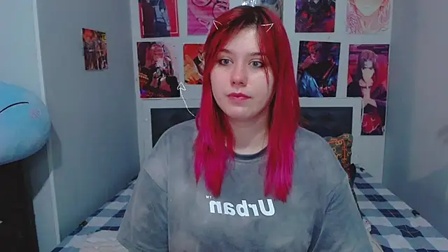 MikaMoonn online show from 12.28.24