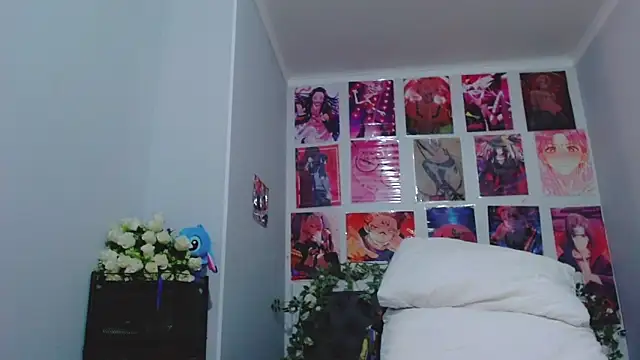 MikaMoonn online show from 02.08.25