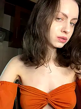 Snapshot of MissAnuta chatting on 10.28.25 MissAnuta online show from 10.28.25