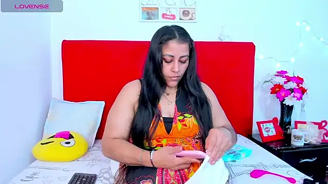 Snapshot of SexxyPamela chatting on 03.22.25 SexxyPamela online show from 03.22.25