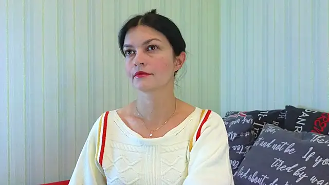 Snapshot of _Lily_ chatting on 12.10.24 Lily online show from 12.10.24