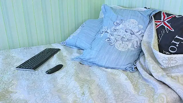 Snapshot of _Lily_ chatting on 01.30.25 Lily online show from 01.30.25