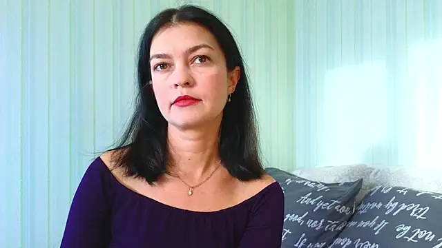 Snapshot of _Lily_ chatting on 11.07.25 Lily online show from 11.07.25